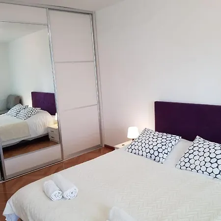 Purple-green Apartman