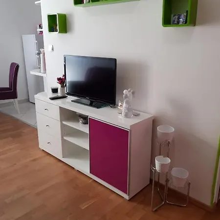 Purple-green